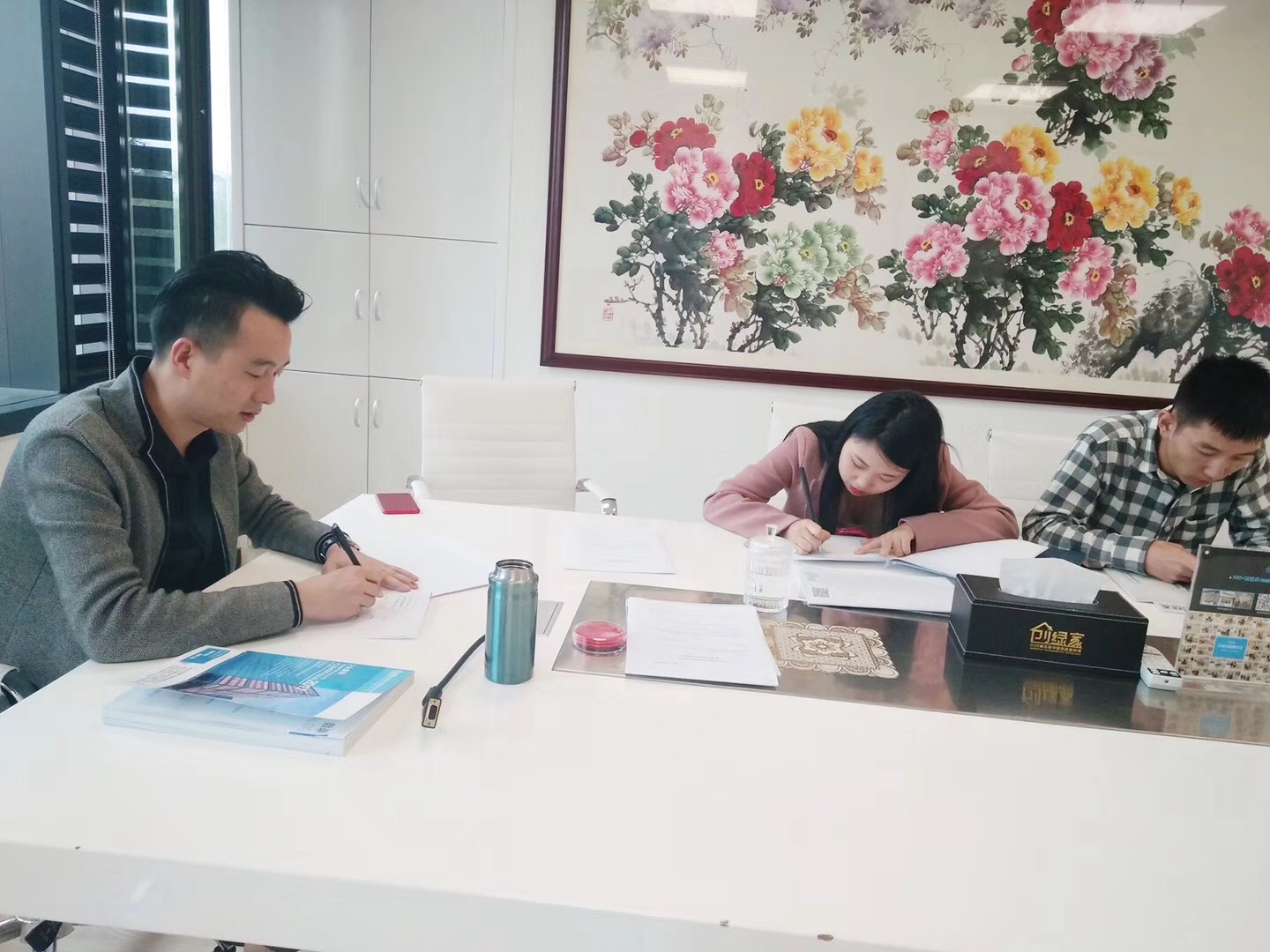 欧美黄色性爱视频网站 热烈祝贺钱总签约创绿家浙江省县级市代理！