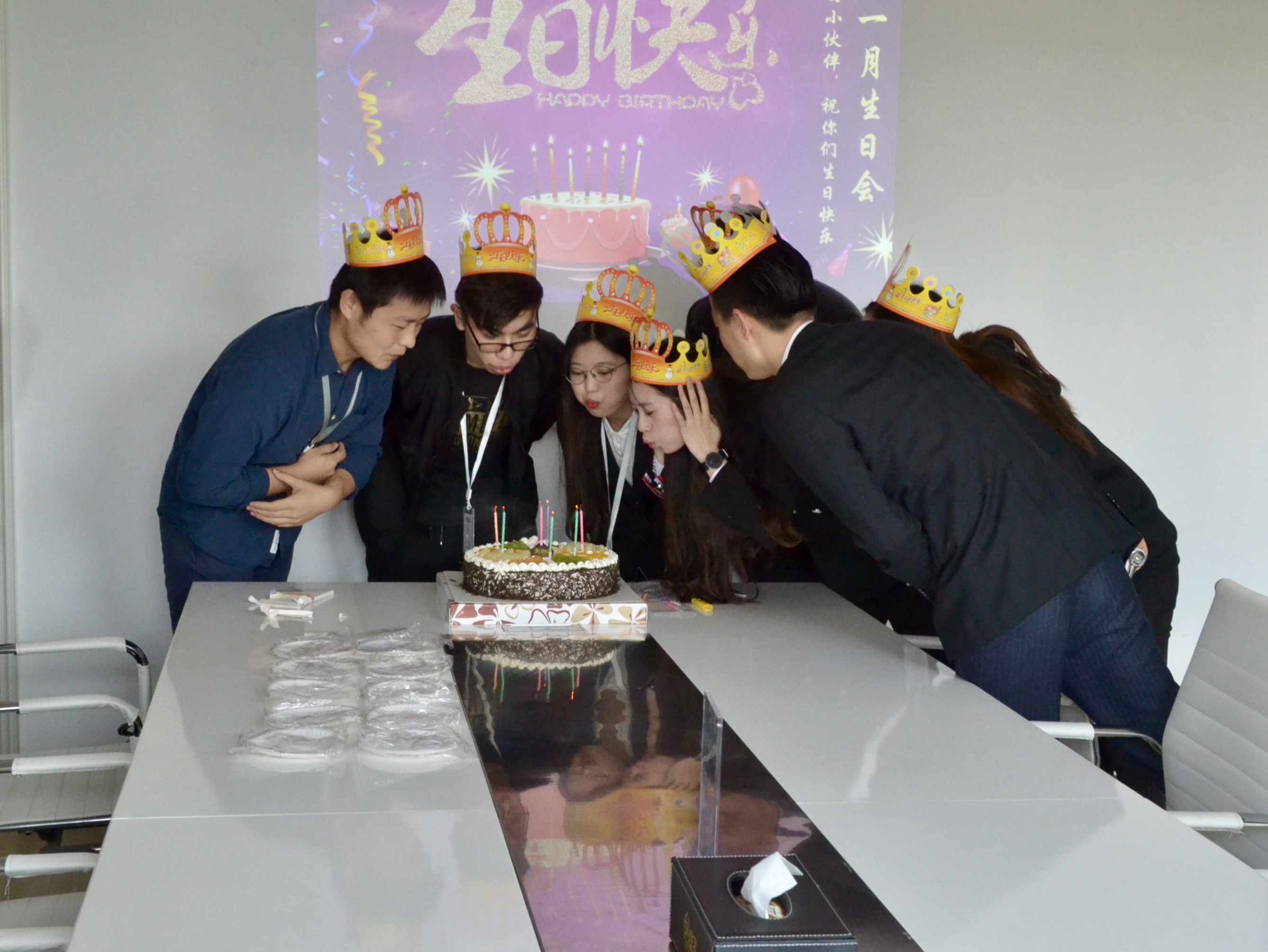 欧美黄色性爱视频网站 【11月生日会】寿星们希望各位小伙伴照顾好自己的身体哦！