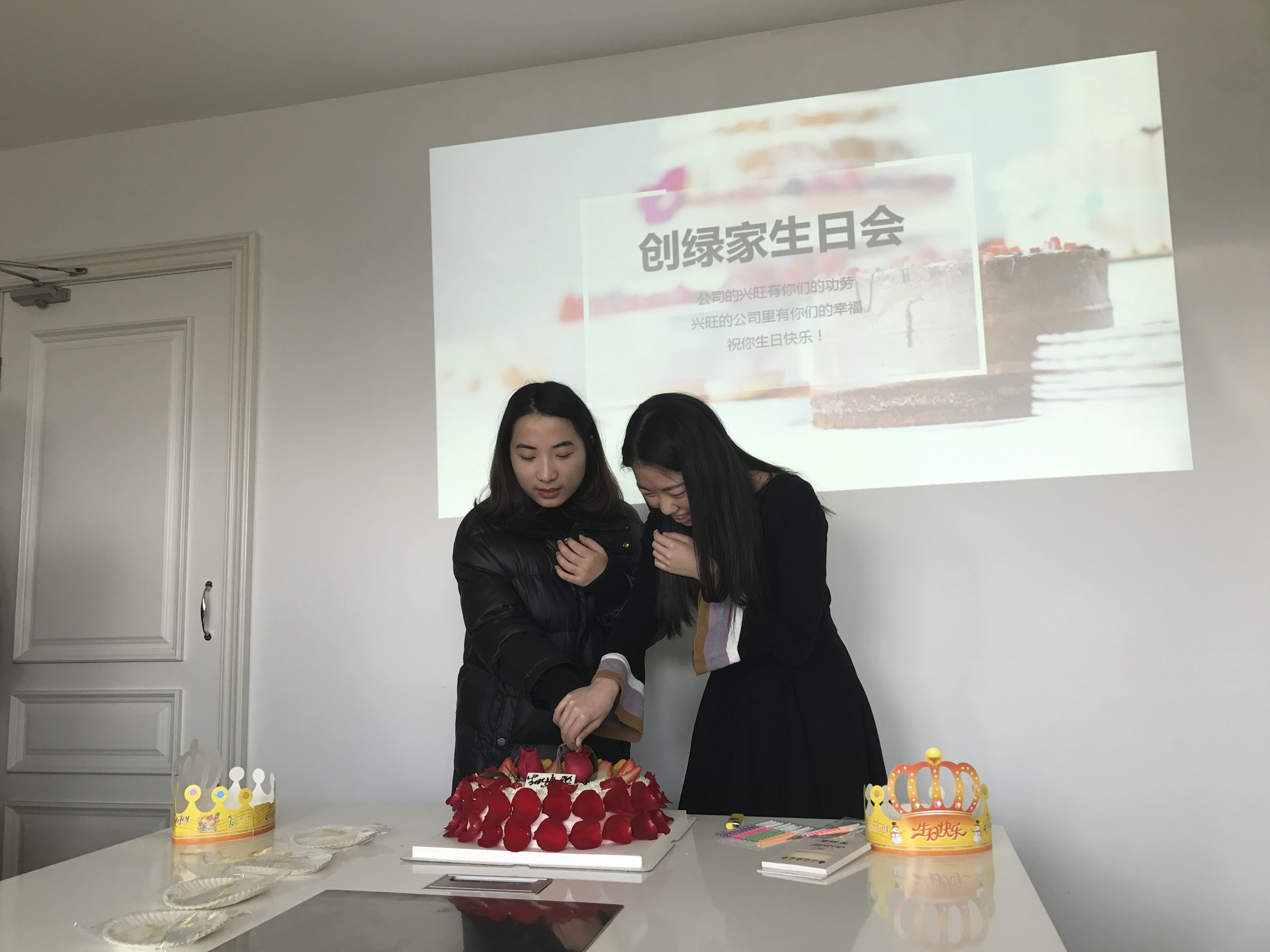 【1月生日会】本月寿星只有美少女，拍图拍到小编手机内存不够啦！