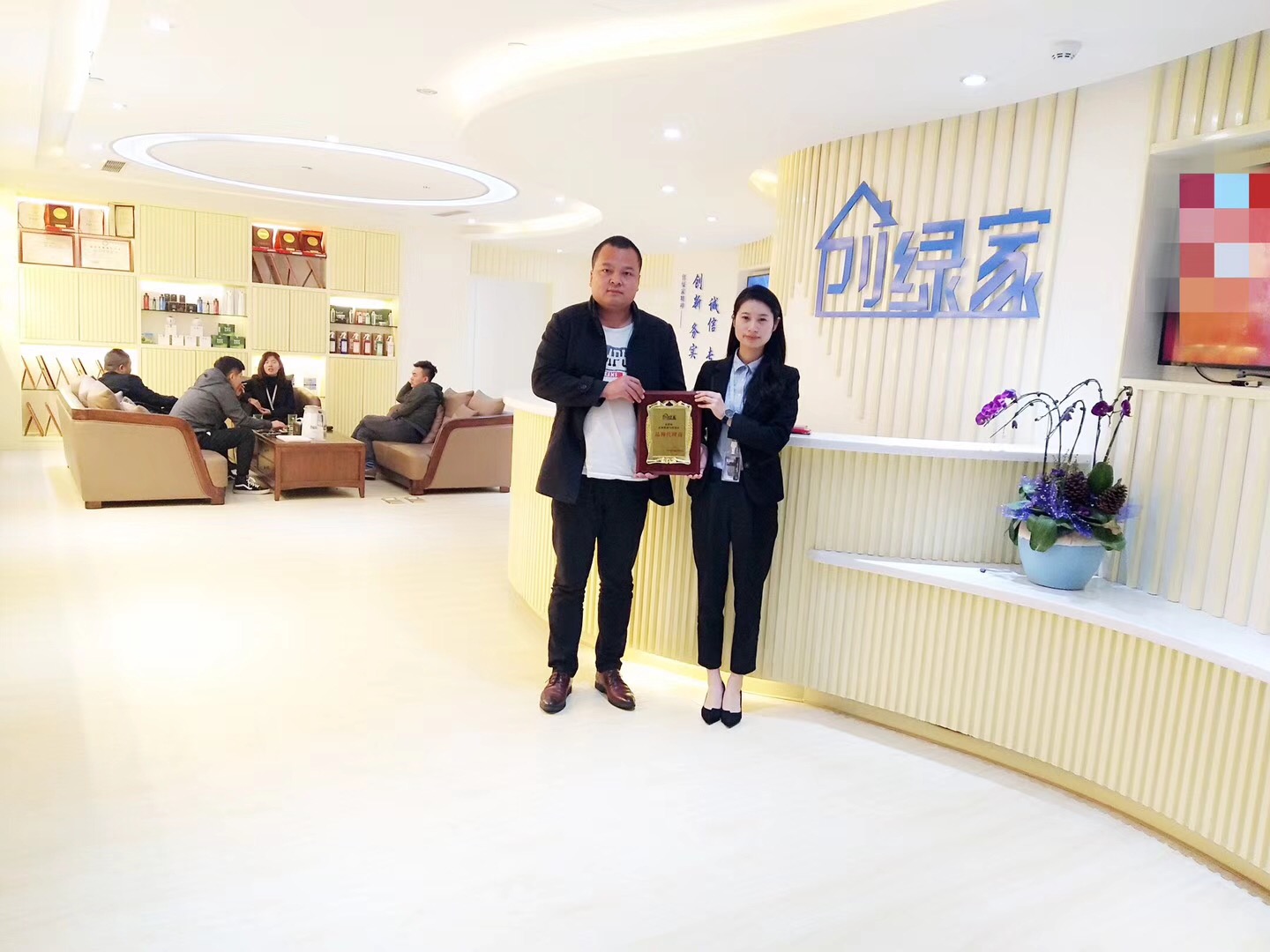 欧美激情视频在线观看 热烈祝贺贾总签约创绿家咸阳市区级代理！