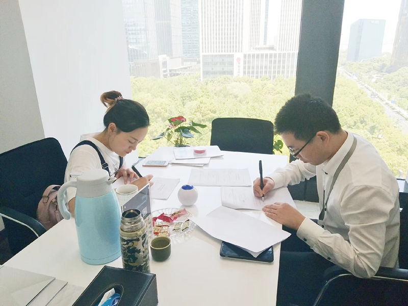 欧美黄色性爱视频网站 热烈祝贺陈总签约创绿家浙江省县级市代理！
