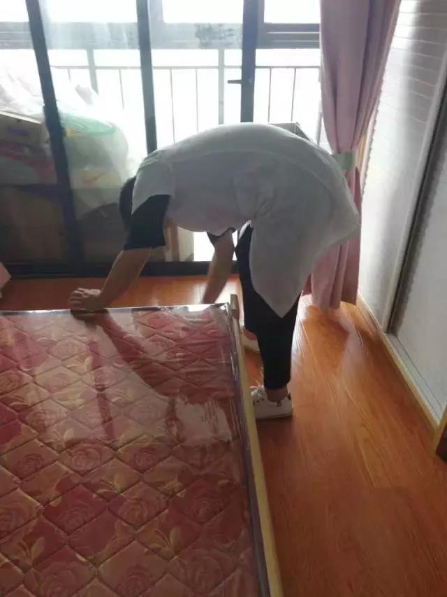 欧美激情视频在线观看 新南郡嘉苑内小区空气治理