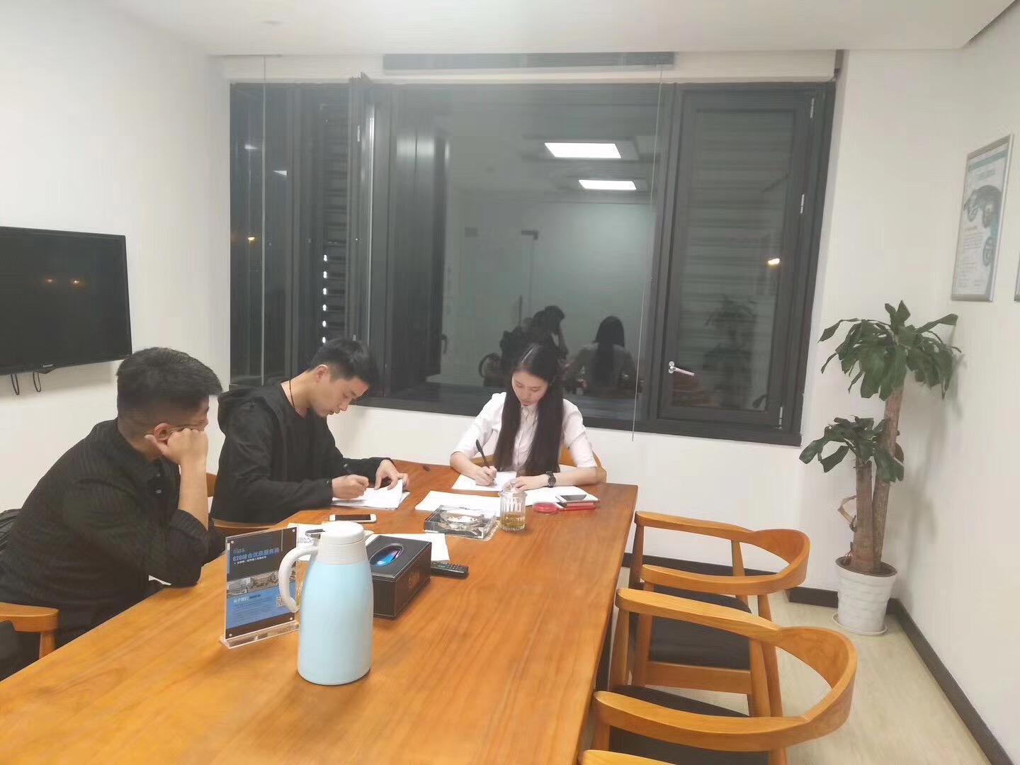 欧美激情视频在线观看 热烈祝贺马总、张总签约创绿家亳州县级代理！