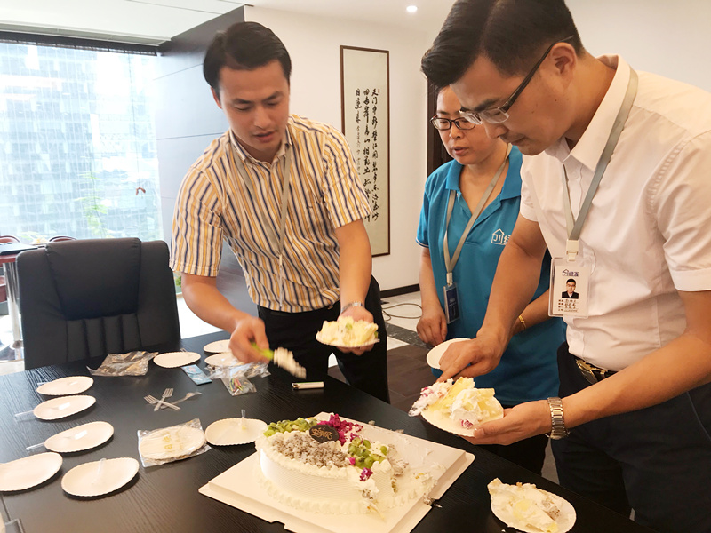 欧美黄色性爱视频网站 【7月生日会】喂——请问你是在网红公司上班吗？