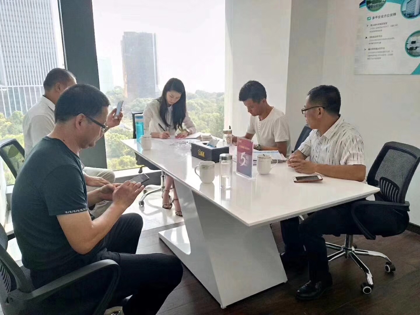 欧美激情视频在线观看 热烈祝贺鞠总团队签约创绿家日照市区级代理！