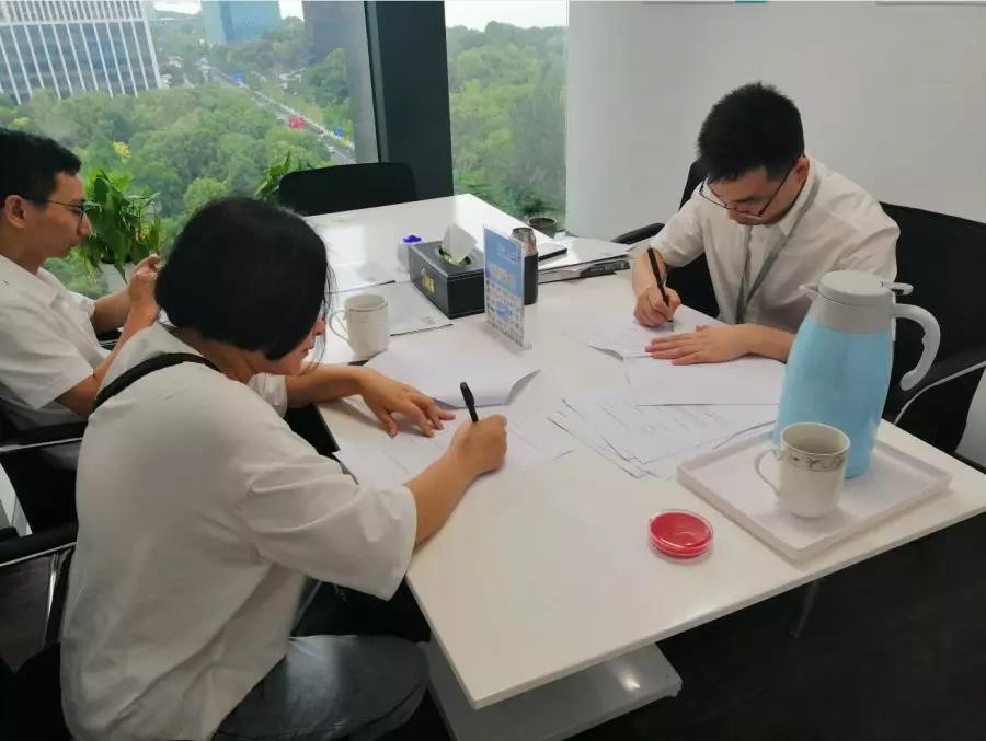欧美激情视频在线观看 热烈祝贺朱总、刘总签约创绿家江苏省苏州市吴江区区级代理！