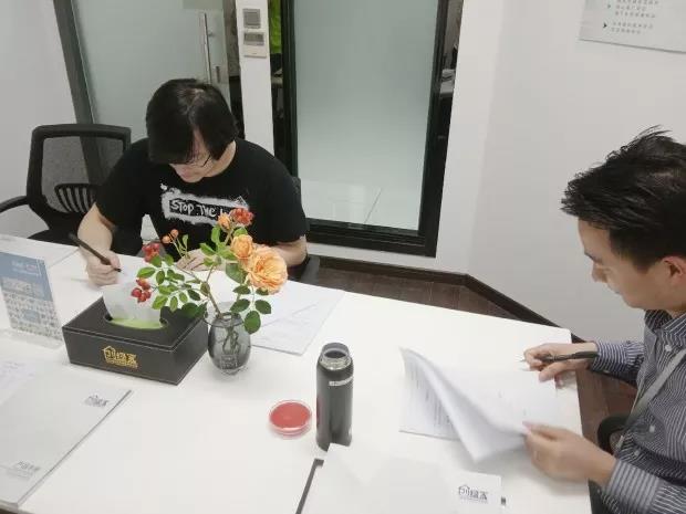 欧美黄色性爱视频网站 热烈祝贺罗总签约创绿家江苏省南京市区级代理！