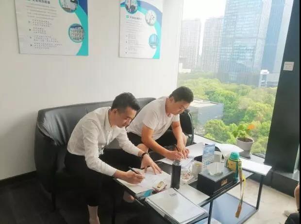 欧美激情视频在线观看 热烈祝贺张总签约创绿家山东省济南市县级代理！