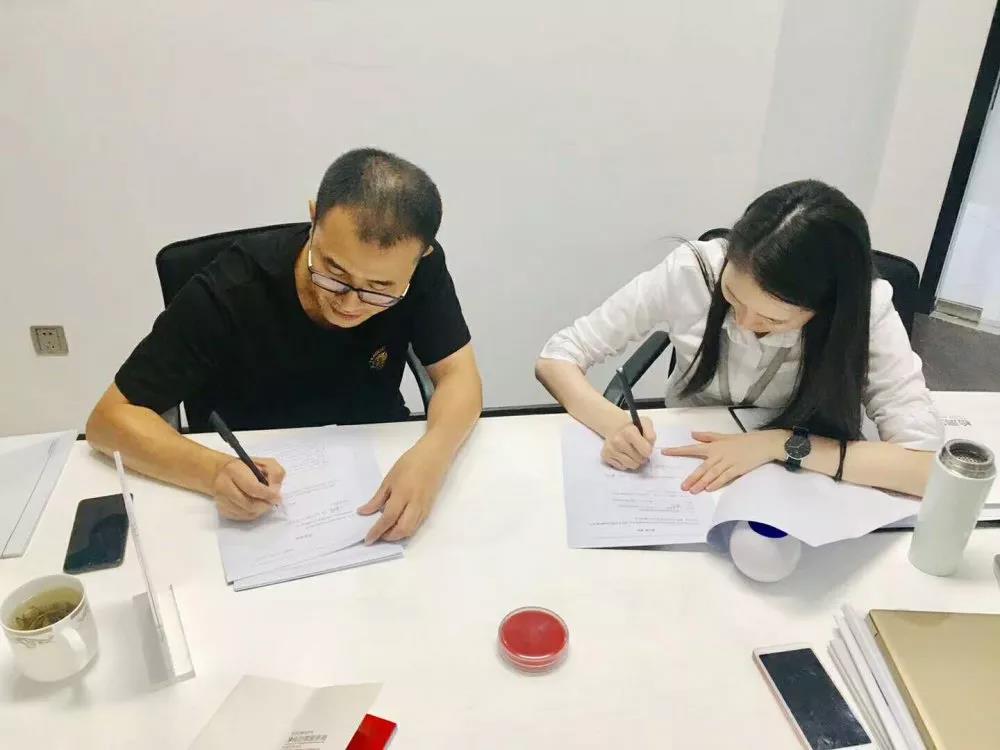 欧美古装一区二区三区 热烈祝贺袁总签约创绿家四川省凉山彝族自治州区级代理！