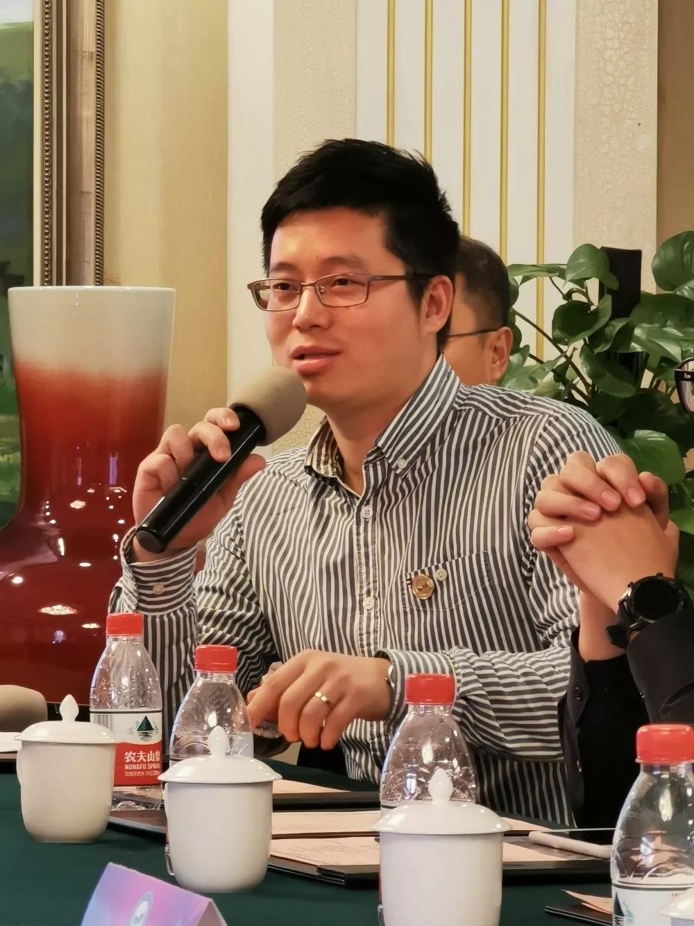 创绿家应邀参加净化委第六次核心会员会议并获“行业突出贡献单位”荣誉
