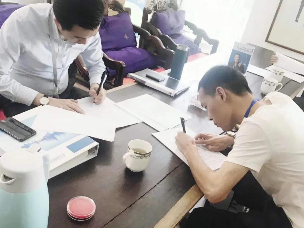 欧美古装一区二区三区 热烈祝贺严总签约创绿家江西省赣州市区级代理！