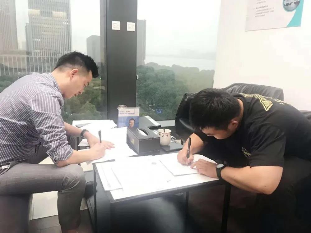 欧美黄色性爱视频网站 热烈祝贺徐总签约创绿家河南省郑州市区级代理！