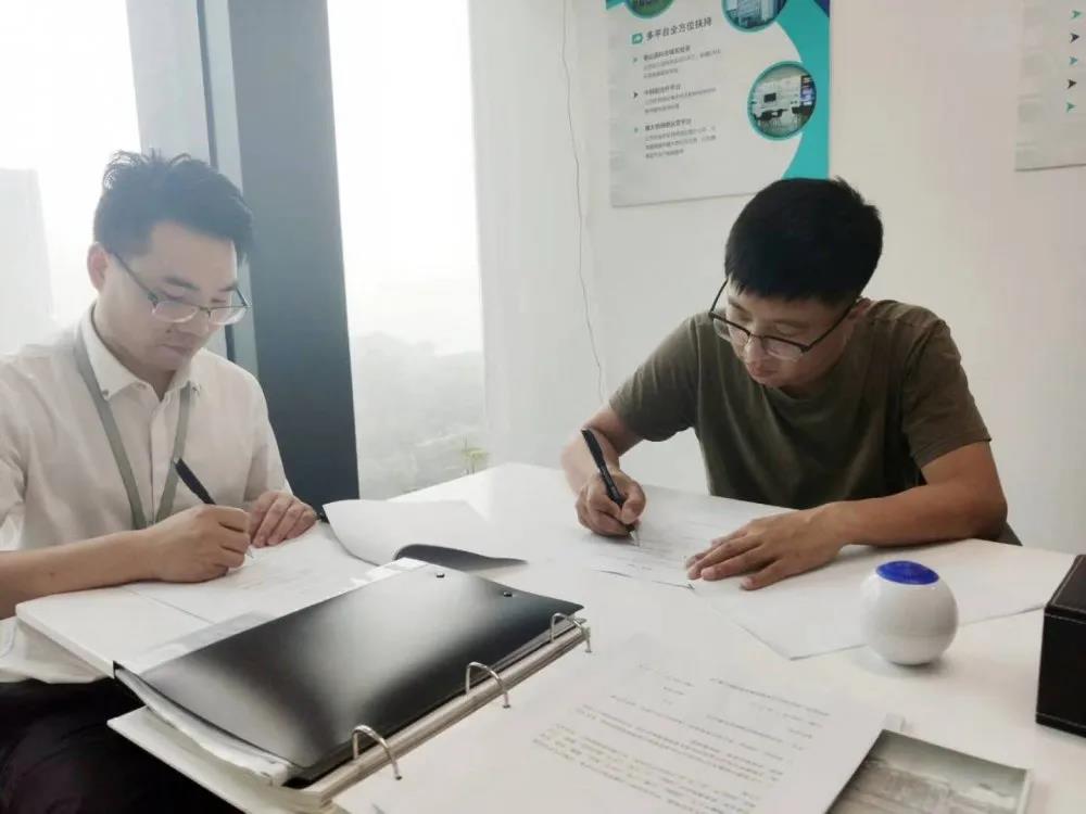 欧美激情视频在线观看 热烈祝贺杨总签约创绿家陕西省宝鸡市区级代理！