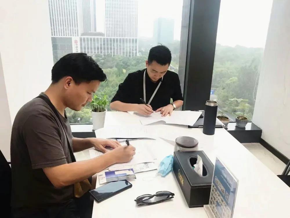 欧美古装一区二区三区 热烈祝贺闵总签约创绿家安徽省合肥市区级代理！
