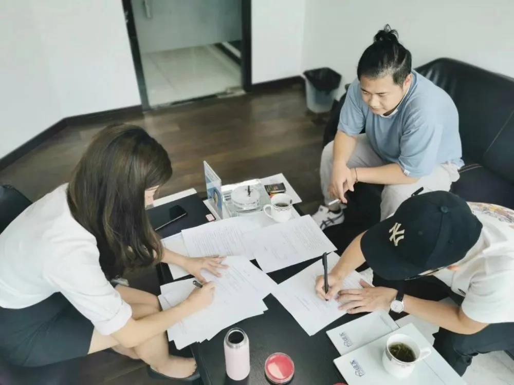 欧美激情视频在线观看 热烈祝贺张总、段总签约创绿家浙江省衢州市县级代理！