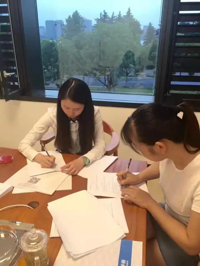 欧美古装一区二区三区 热烈祝贺邛崃晏总夫妇成功加入创绿家！